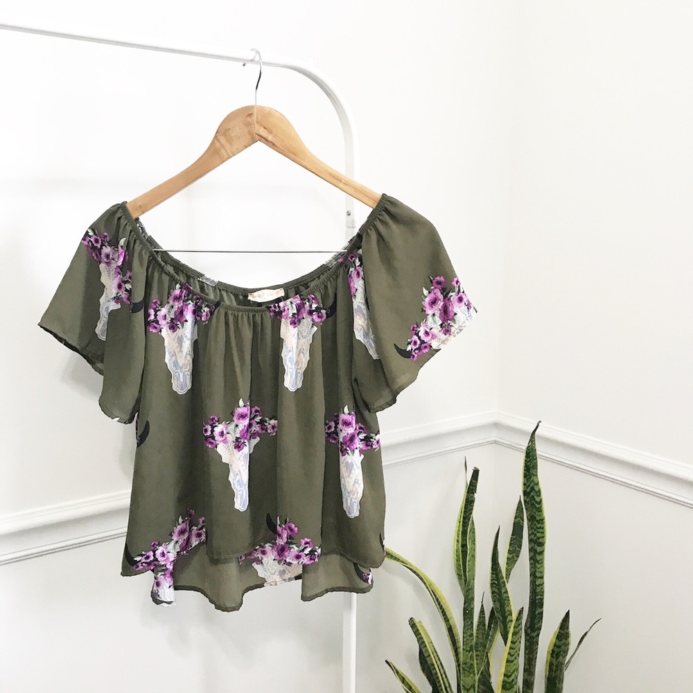 🚌 Altar’d State | Green Bull Head Boho Blouse M